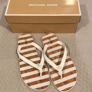 White Michael Kors Jelly Flip-flop’s